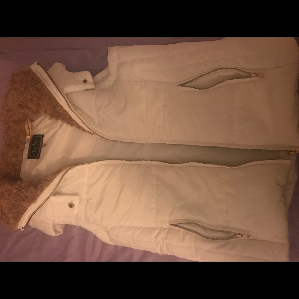 White vest with hood
